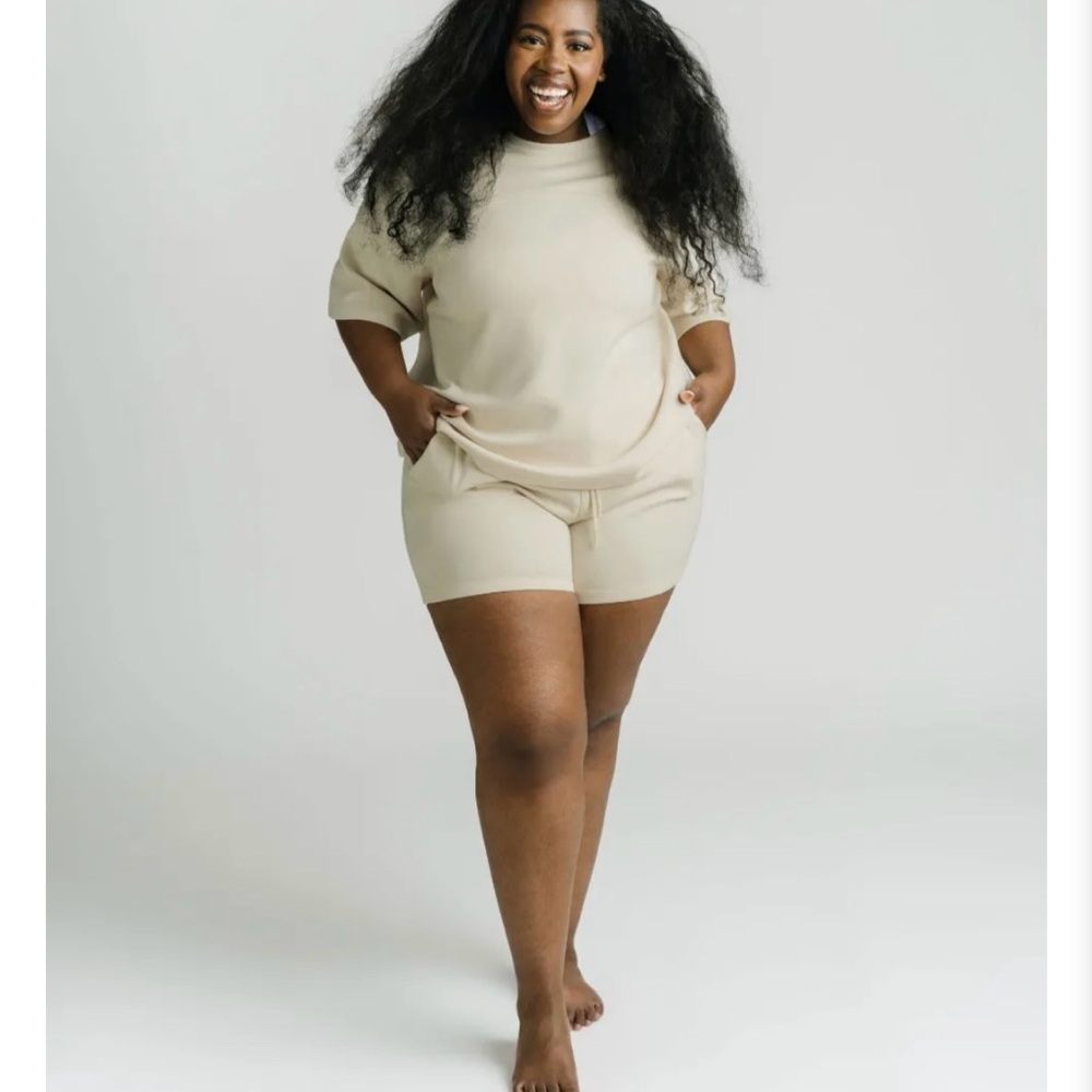 NWT Zyia Cream Flourish T XXL